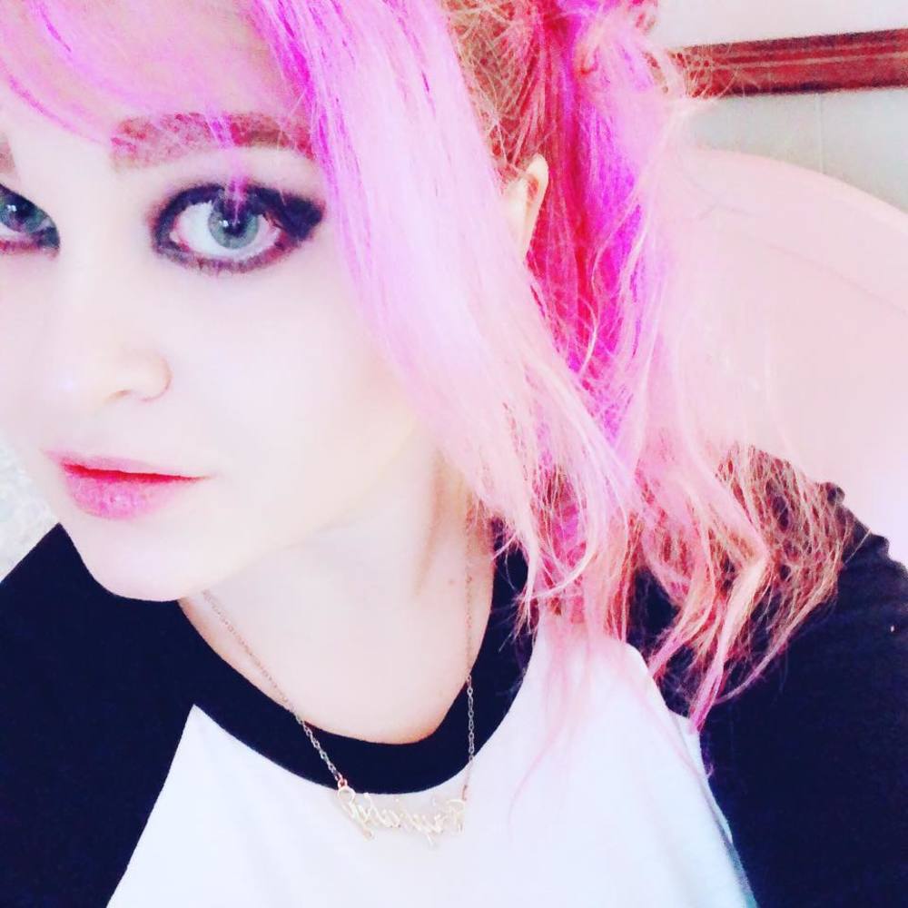 Meet your Posher, Danielle